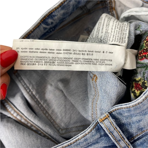 ZARA Women's Embroidered Flower Jewels Skinny Distressed Jeans Size 8 -Pre-Owned - Picture 8 of 10